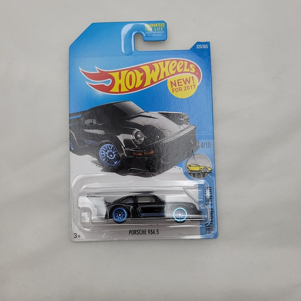Hot Wheels Porsche 934.5 FACTORY FRESH